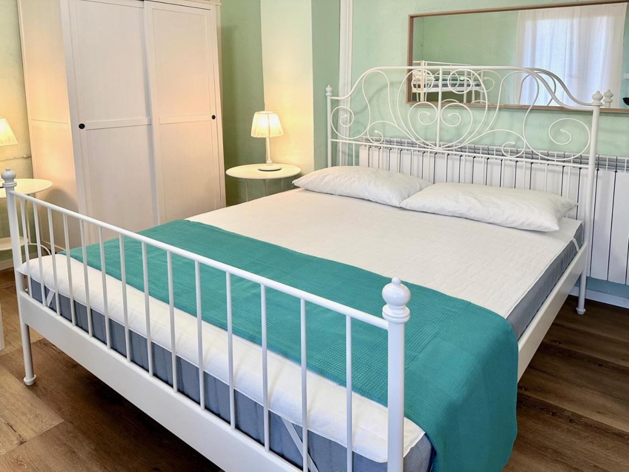Casale Casini Soccorso Guest House Senigallia Room photo